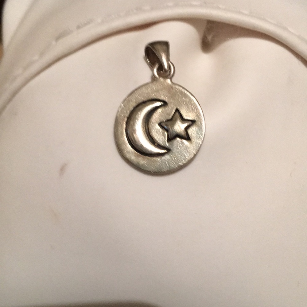 Silver love you to the moon and back pendant